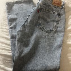 New Women’s Levies Jeans 