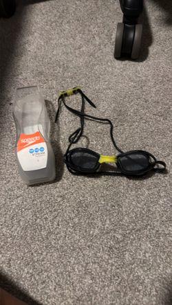 speedo goggles