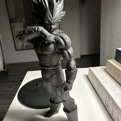Vegeta Figure