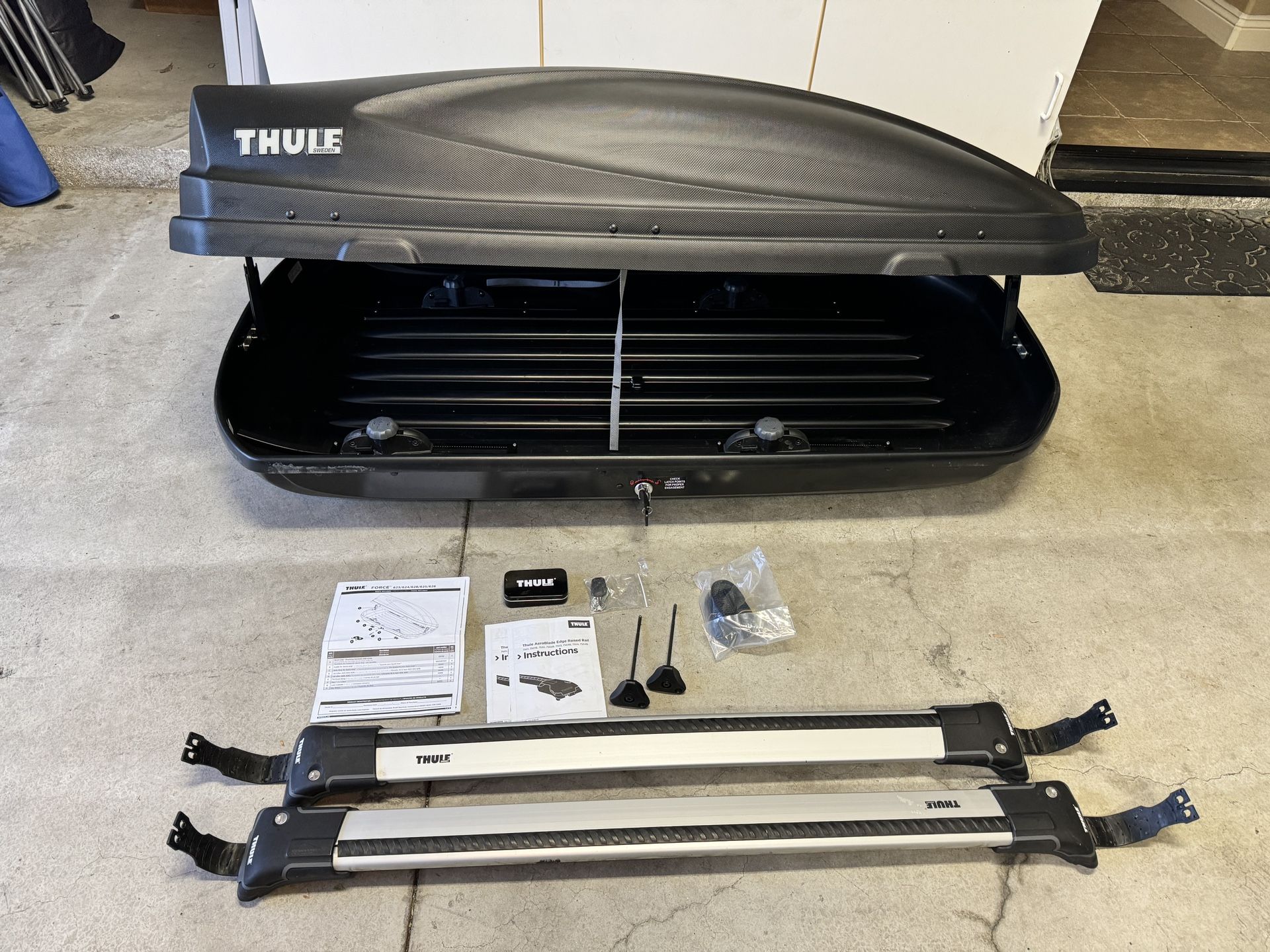 Thule Force M 624 Cargo Box Plus 2 Aeroblade Edge Raised Rails