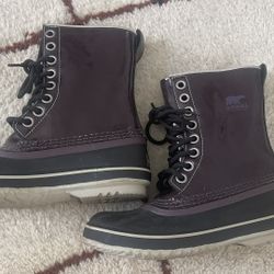 Sorel Size 6 Dahlia NL 1559-207 Purple Patent Leather Waterproof Duck Rain Boots