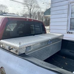Toolbox For Pickup Truck- Truck Bed Tool Box – Aluminum Diamond Plate (Keys Included)
