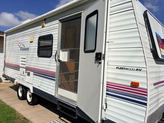 FLEETWOOD PIONEER 2004