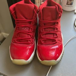 JORDAN 11s RED 5.5 Boys