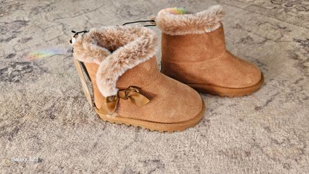 Bear paw leather boots for Toddler size 6