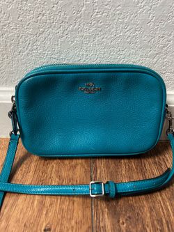 Coach Sadie Teal Pebbled Leather Double-Zip Crossbody Clutch Bag – Turquoise Mini Camera Purse