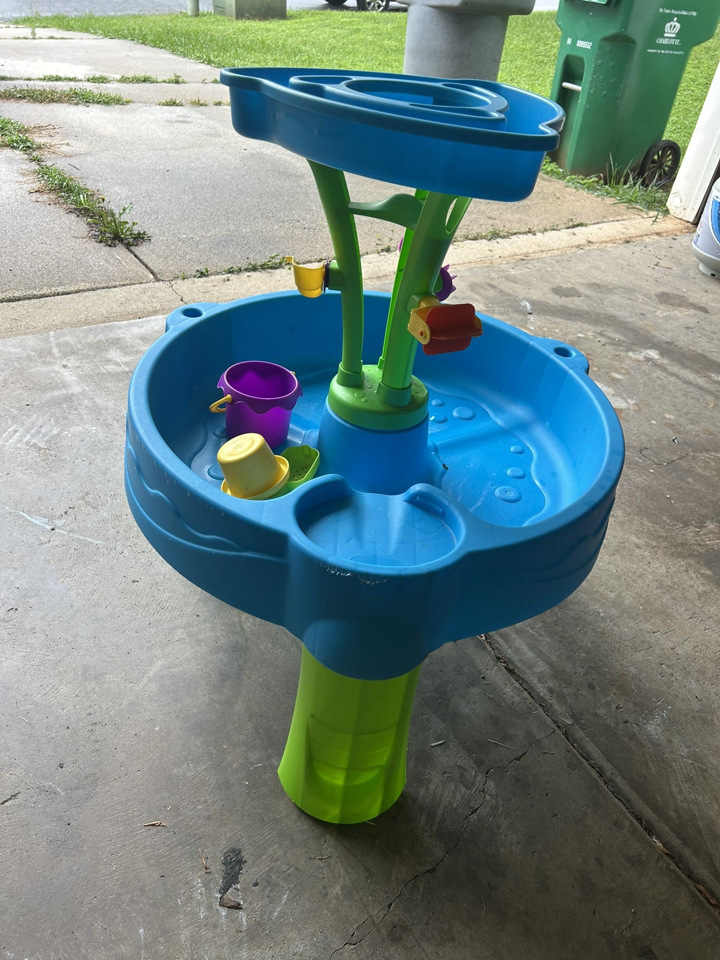 Kids Tower Water Splash Table - step 2