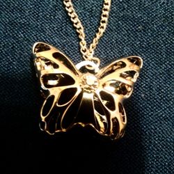 Beautiful ❤️ stainless Steel Butterfly 🦋 Necklace.🆕🆕🆕