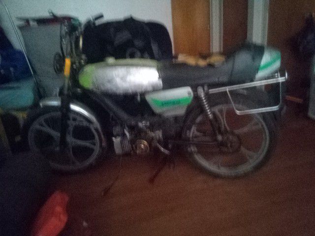 Sebring Moped