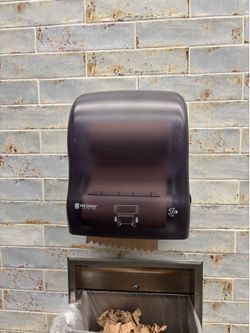 Paper dispensers basically new