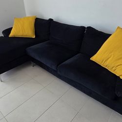 Beautiful Black Sofa!