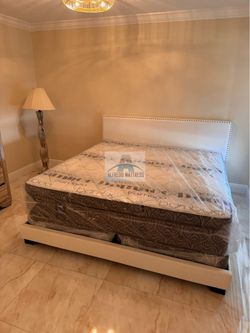 King mattress pillow top and box spring set (2pc - brand new)