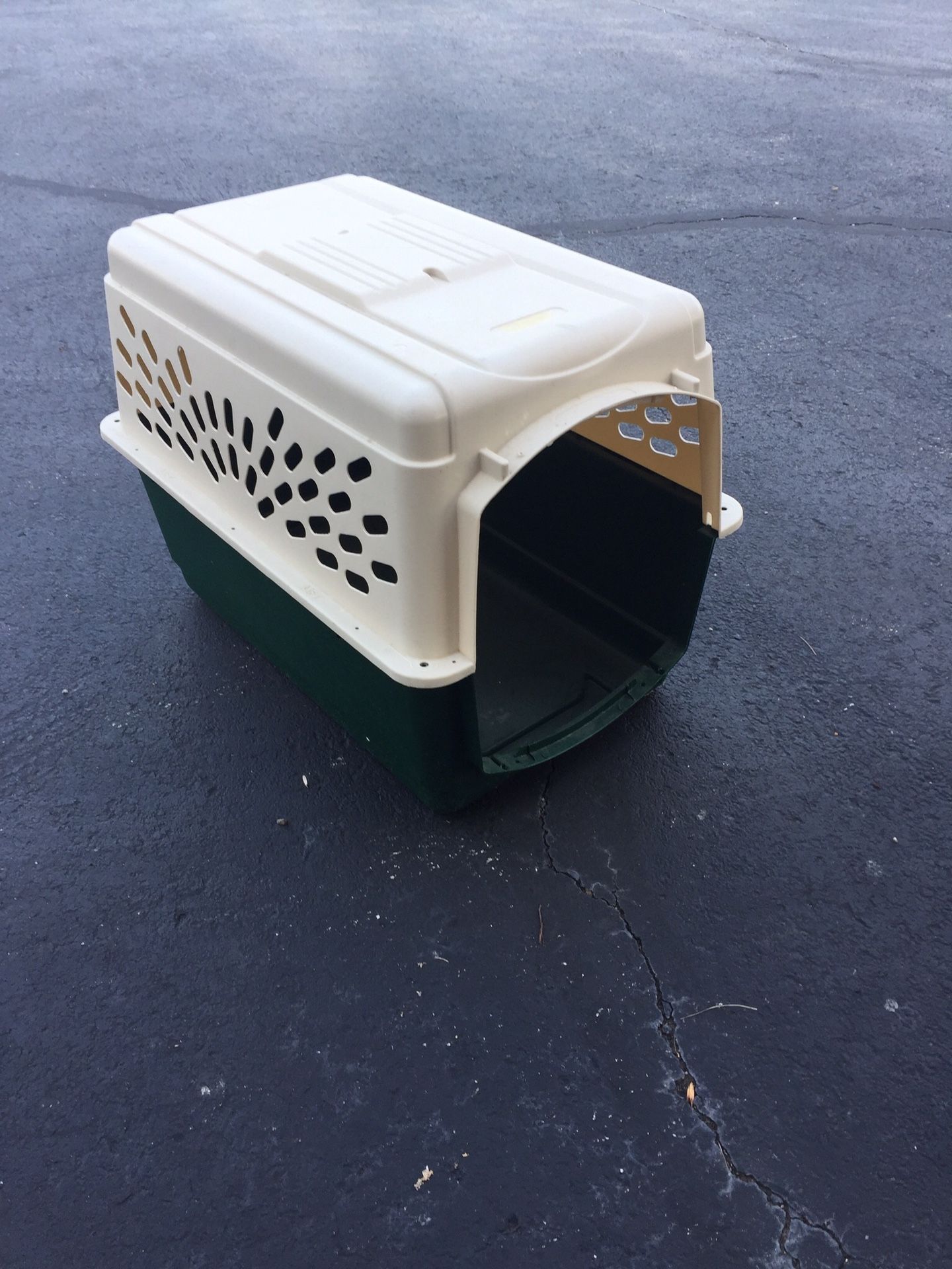 Dog kennel