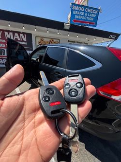 Llaves de autos / car keys and remotes