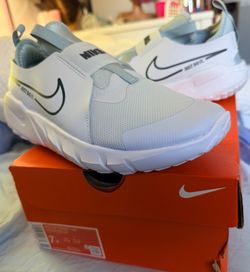 New Nike flex runner 2 size 7Y