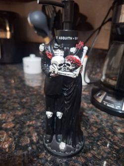 Skeleton Couple Soap Dispenser