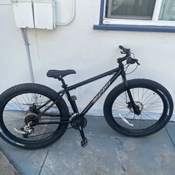 Shimano Gravity Fat Tire Bike (Brand New Tire Tubes!)