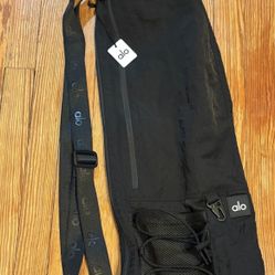 NWT Alo Yoga Mat Carry Utility Bag Black Gym Workout