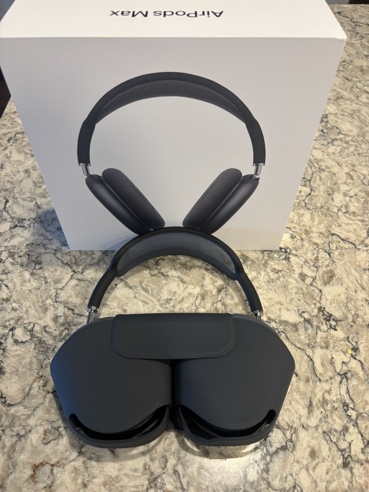 AirPod Max Midnight