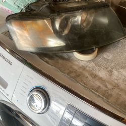 Headlight  Audi A4 2005