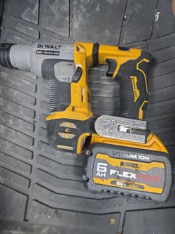 Dewalt atomic brushless Rotorhammer with 6AH FLEXVOLT battery
