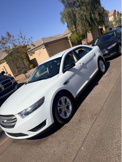 2016 Ford Taurus