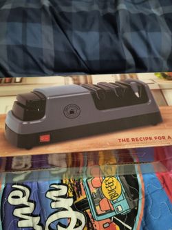 Chef's Counter Electric Knife Sharpener