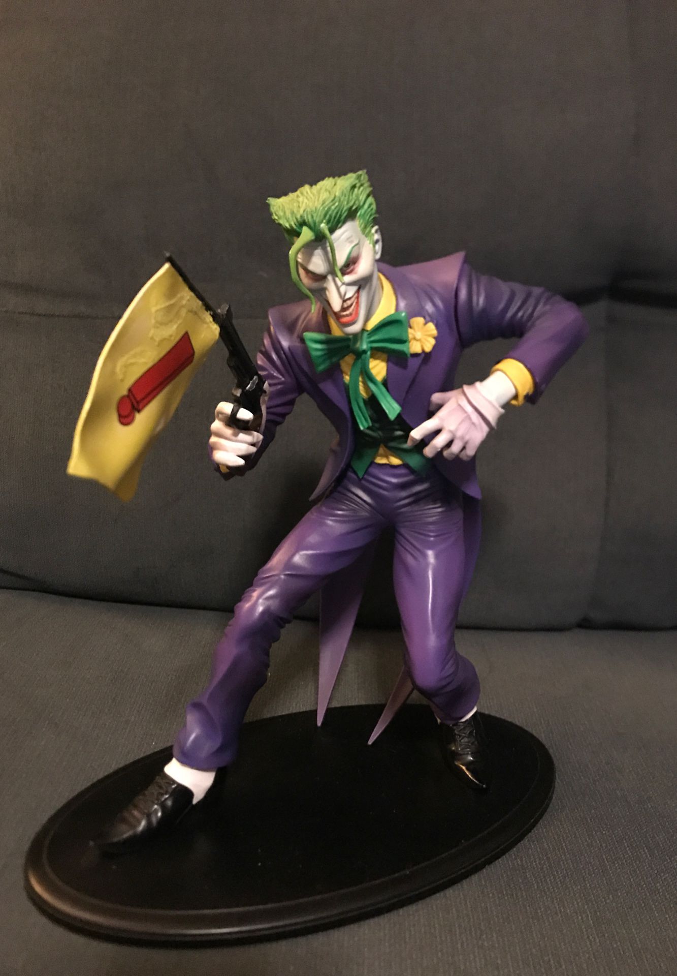 Joker Statue with bang gun