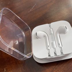 NEW - Apple Earpods 3.5mm For iPhone Earbuds Headphone Jack Wired NEW