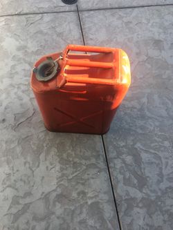 Gas tank