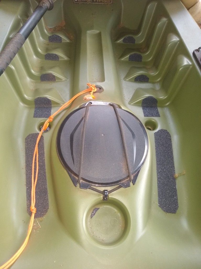 10 Ft Lifetime Kayak With Accessories