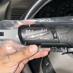 Milwaukee M12 1/4 impact ratchet high speed