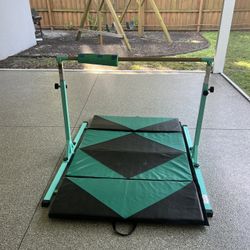 Adjustable Gymnastics Bar and Mat 