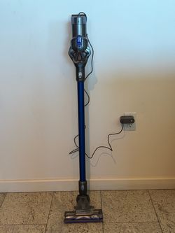 Dyson DC44 Animal Cordless Stick Vacuum Cleaner Set - Blue