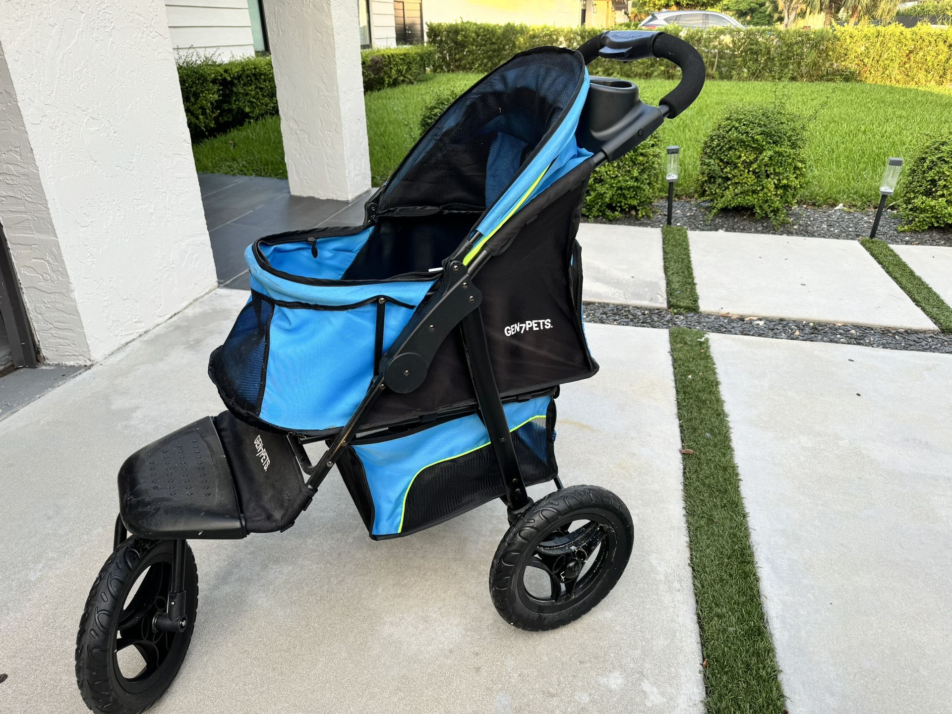 Gen7 Pet Stroller