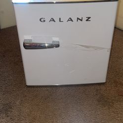 Galanz 1.7 Cu ft Mini Refrigerator 
