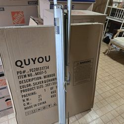 Portable projector screen