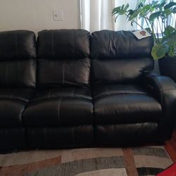 Leather Sofa 2 end recliner