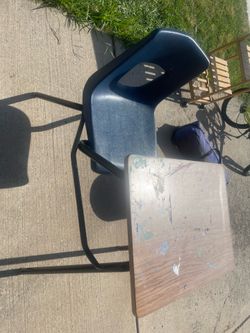 Kid school desk and chair