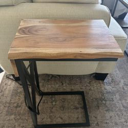 C-Shaped End Table, Small Side Table for Couch, Sofa Table with Metal Frame for Living Room, Bedroom