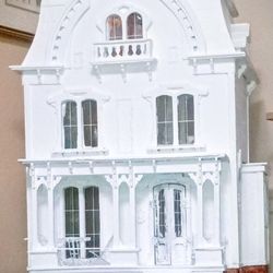 Doll House 