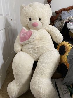 GIANT 5 FOOT LOVE BEAR