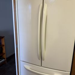 Kenmore Refrigerator 