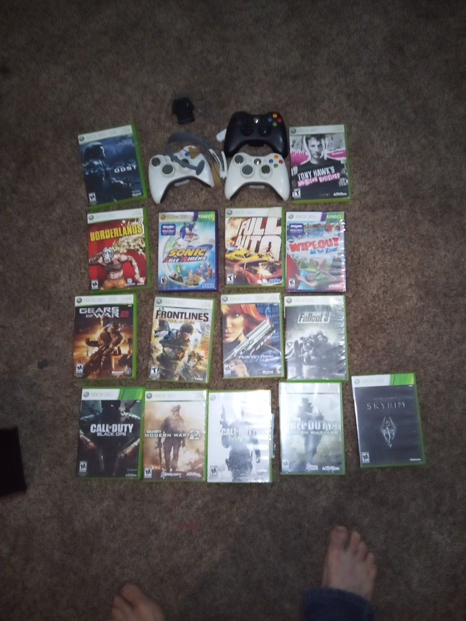 15 xbox 360 games and controllers