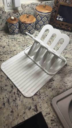 Baby bottle drying rack