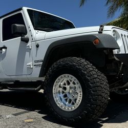 Kmc 235 Machine 17x9 5x5 -38 Offset With Toyo M/T 35x12.50R17 Tires ( Set of 5 ) 🔥🔥🔥🔥