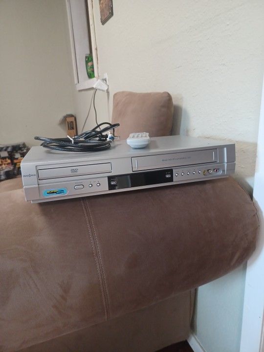 Insignia DVD/ Vcr Combo