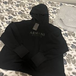 Armani Exchange Women’s Wide sleeve Sweatshirt 