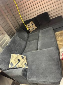 Couch for sale (Maplewood)