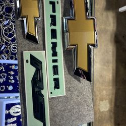 Chevy logos